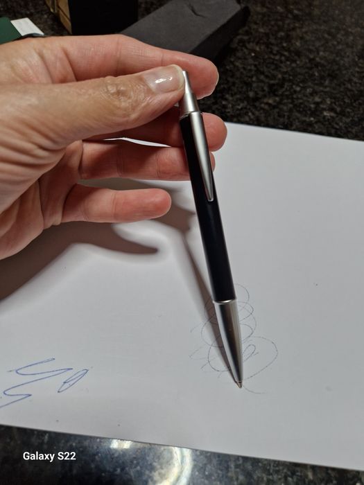 Caneta com caixa Marksman