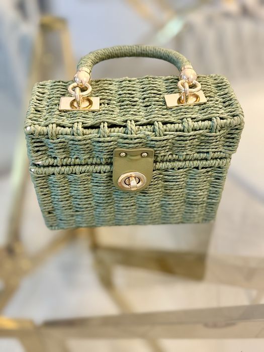 Malas de mão em junco e pele varias cores