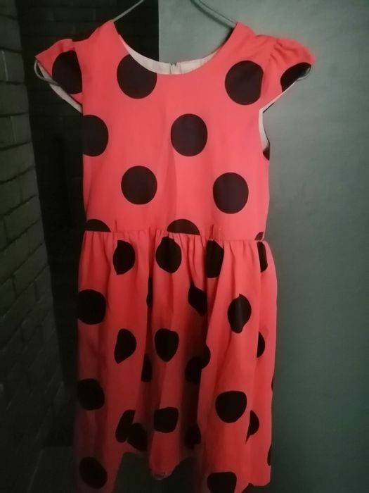 Sukienka roz 140