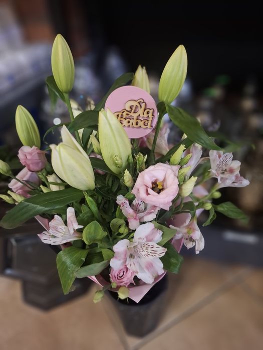 Kwiaciarnia Prezenty na Dzien Babci I Dziadka