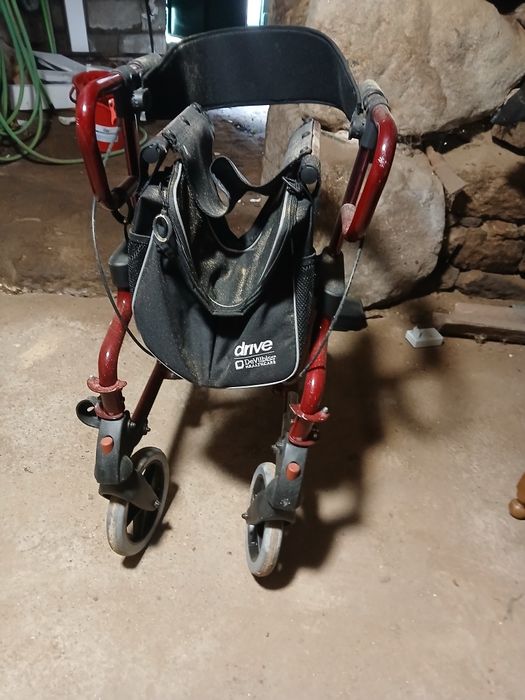 Cadeira de rodas como nova