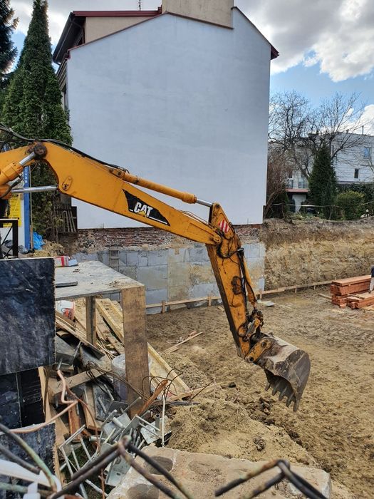 Uslugi koparko-ładowarką koparką wykopy rozbiórki piach żwir ziemia