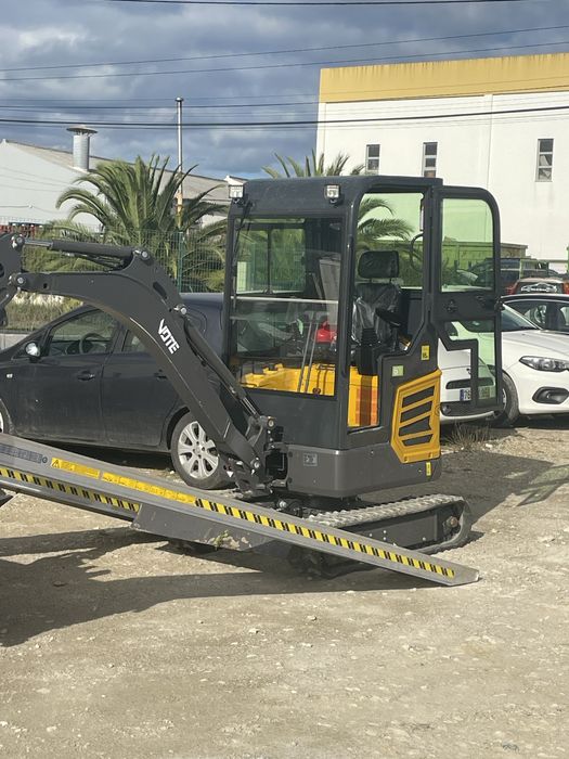 Mini giratoria 2000 kg