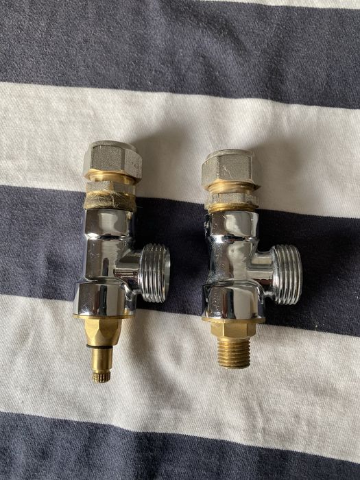 Zawór kątowy grzejnikowy 1/2”