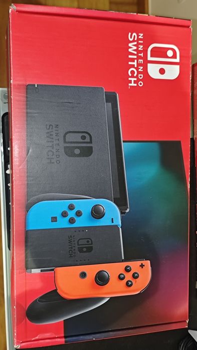 Nintendo Switch V2 com acessórios