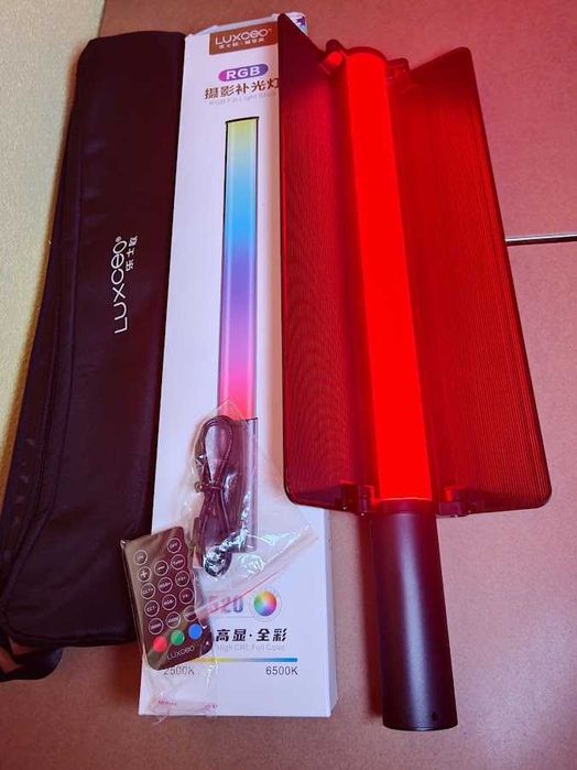 Bastão de LED Luxceo P520 RGB Profissional com Palas e Comando – Novo