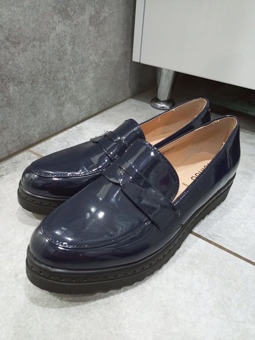 Лоферы лаковые туфли 
  -41 размер