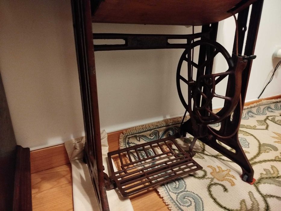 Máquina de Costura "Joanex"