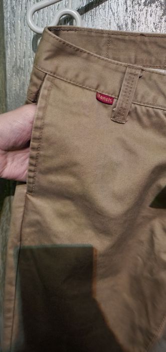 Beżowe nowe dzwony jeansowe Bench 28