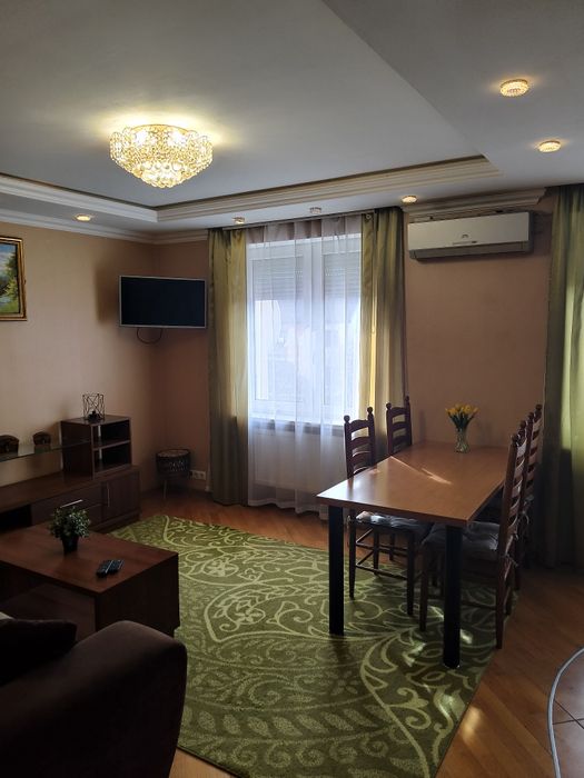 Здається 3 кімнатна квартира