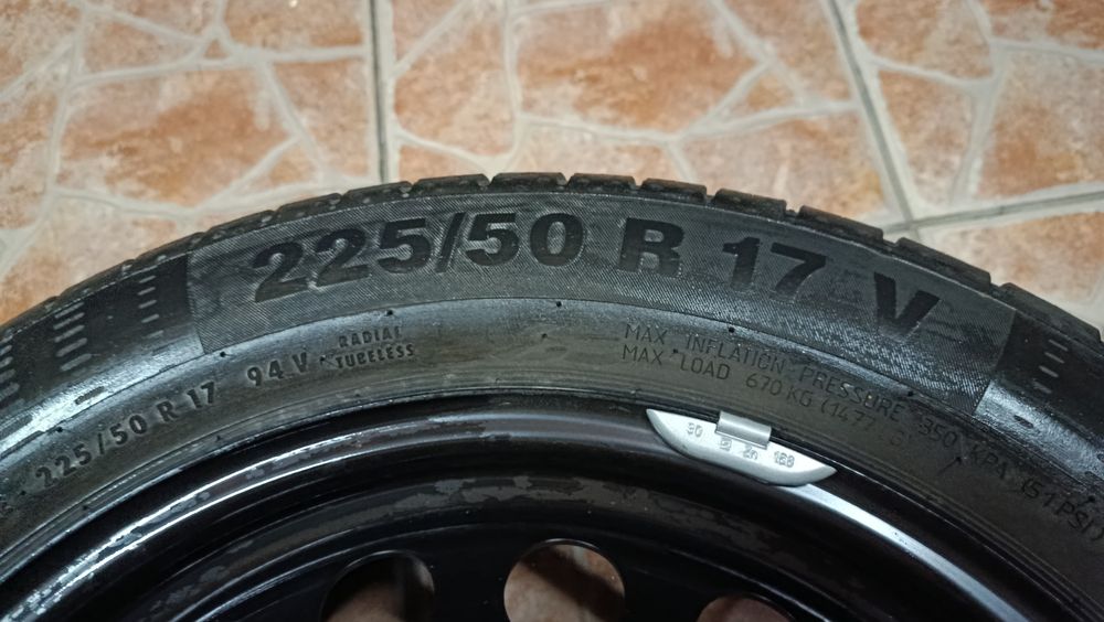 Pneu Continental como novo com jante