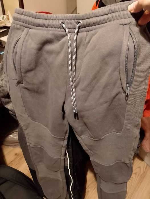 RESERVED. Spodnie dresowe.