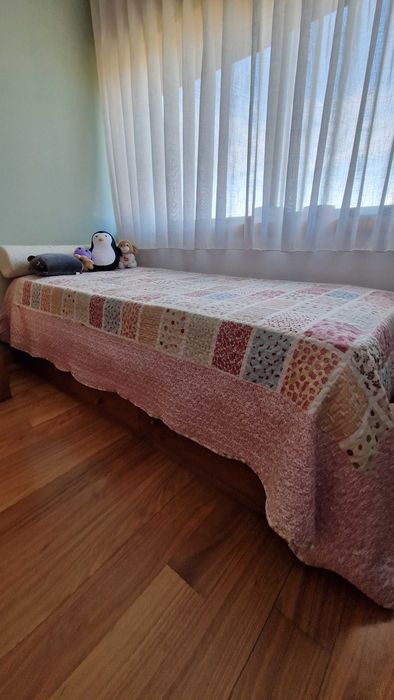 cama de solteiro de madeira maciça com arrumação