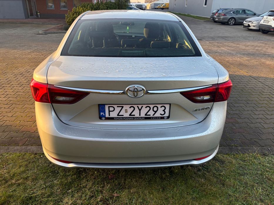 Toyota Avensis  T27 2.0