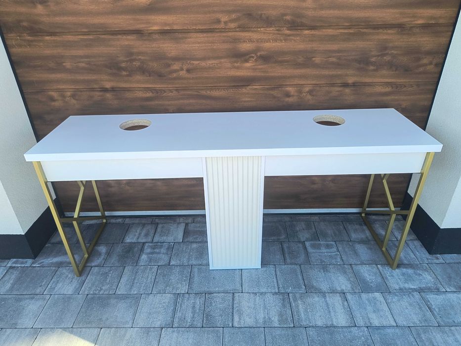 Biurko kosmetyczne manicure z frontem Ryflowanym