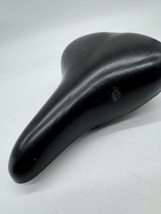 (13) Używane siodełko rowerowe