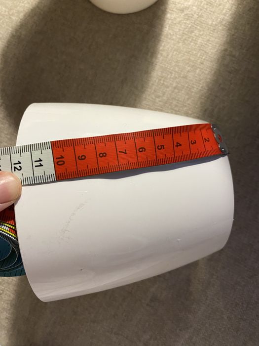 7 vasos brancos para suportar flores