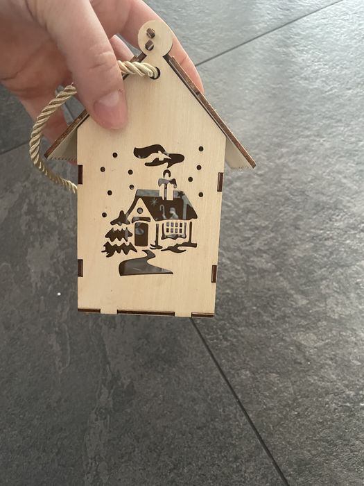 Lampion adwentowy led drewniany