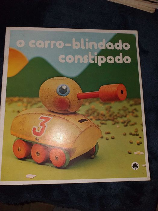 3 livros antigos em bom estado