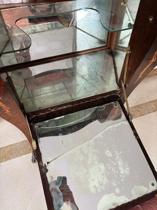Vitrine/Bar Antigo Estilo Luís XV em Marchetaria com Tampo em Mármore