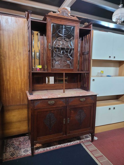 Móvel bastante antigo em madeira maciça e tampo em pedra - ó