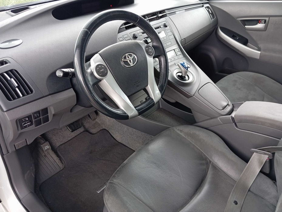 Toyota Prius 1.8  Hybryda III rok 2010