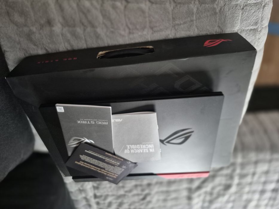Laptop asus rog strix G513