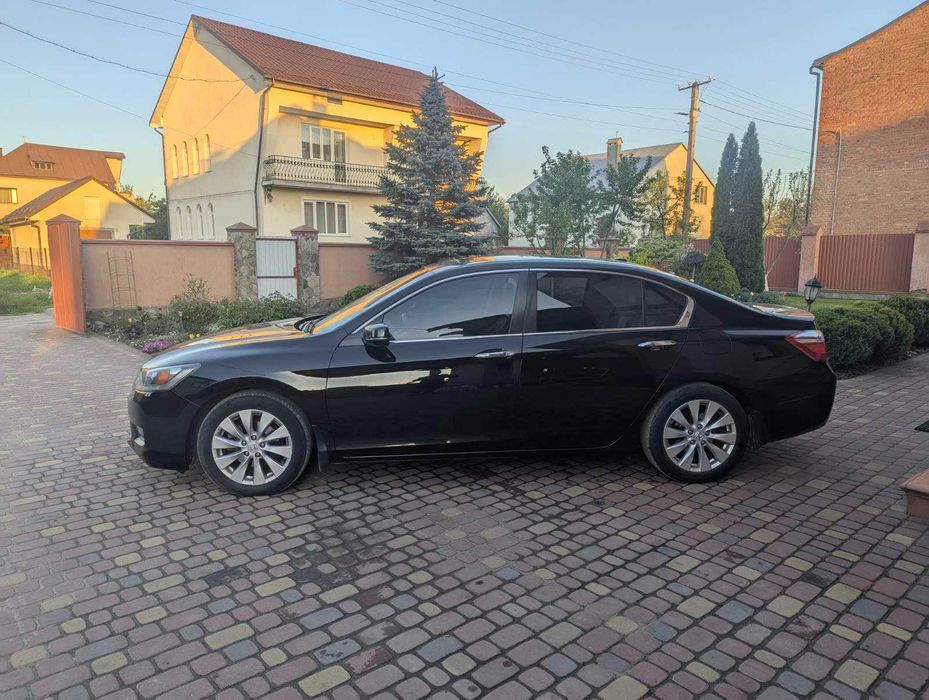 Honda Accord EX-L 2.4 2013, автомат – гарний стан