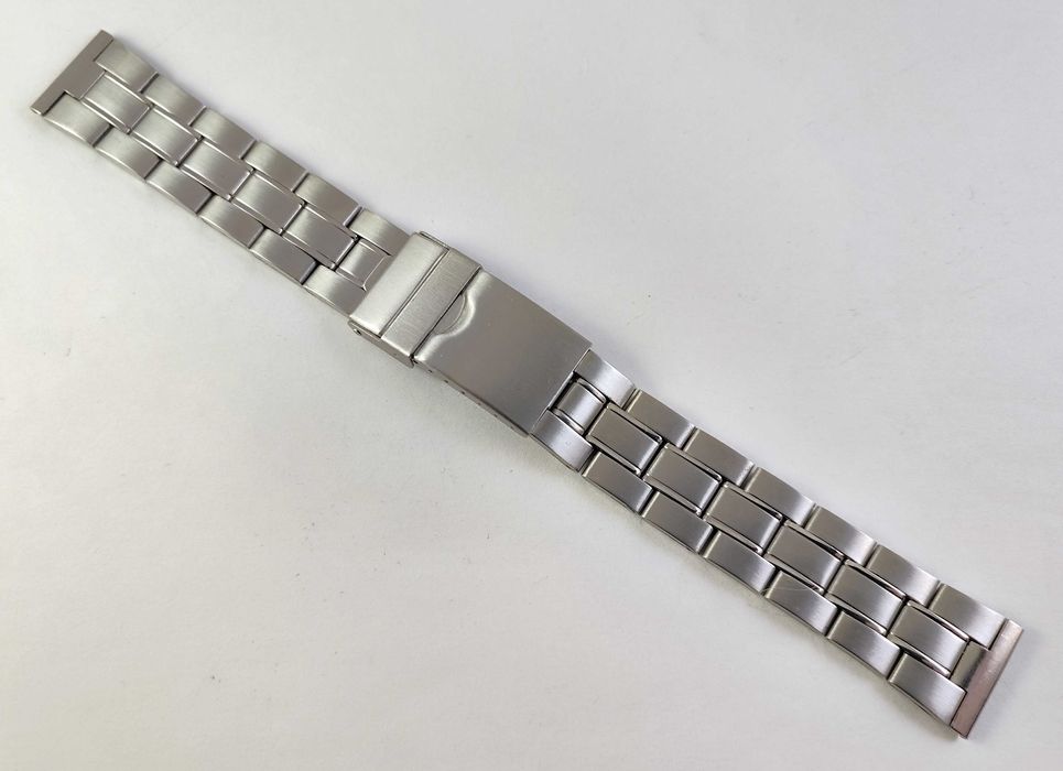 Браслет к часам под ушки 18 мм. Новый. Браслети Ремінці металеві.Нові