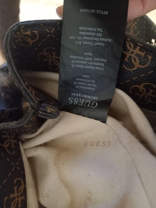 Torebka damska Guess na ramię