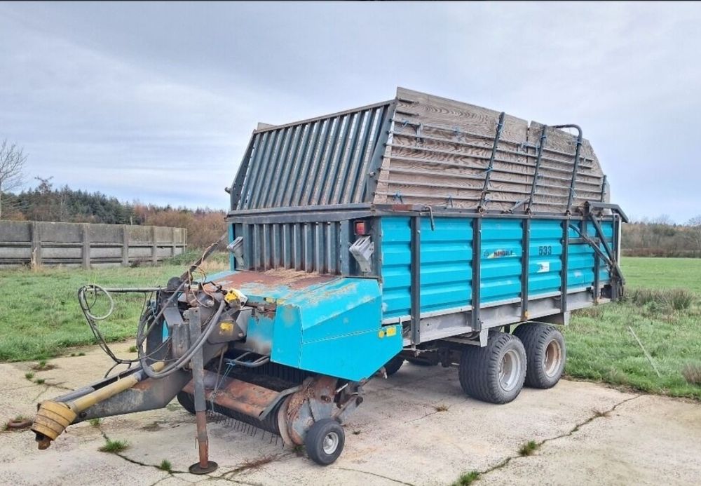 przyczepa samozbierajaca  Mengele 533