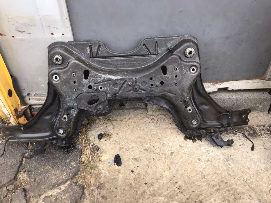 Підрамник балка передня Рено Лагуна 2 01-06р