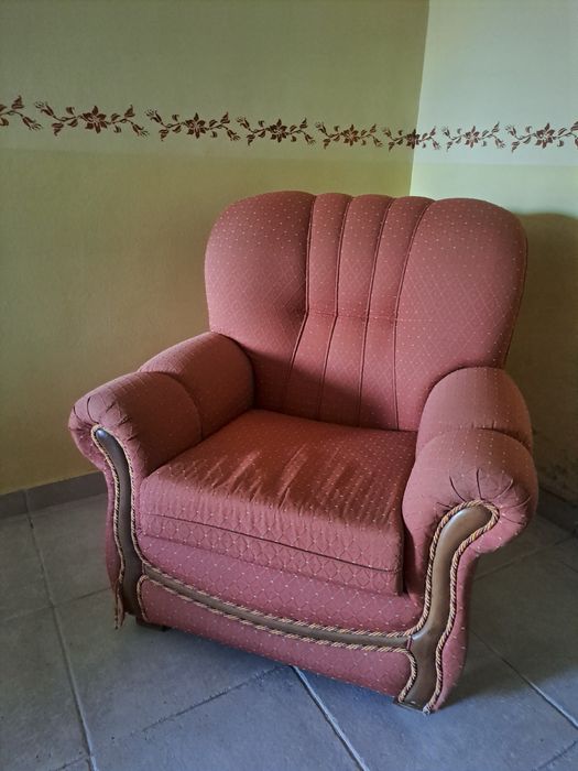 Conjunto de Sofás Clássicos (3 Lugares + 2 Poltronas)