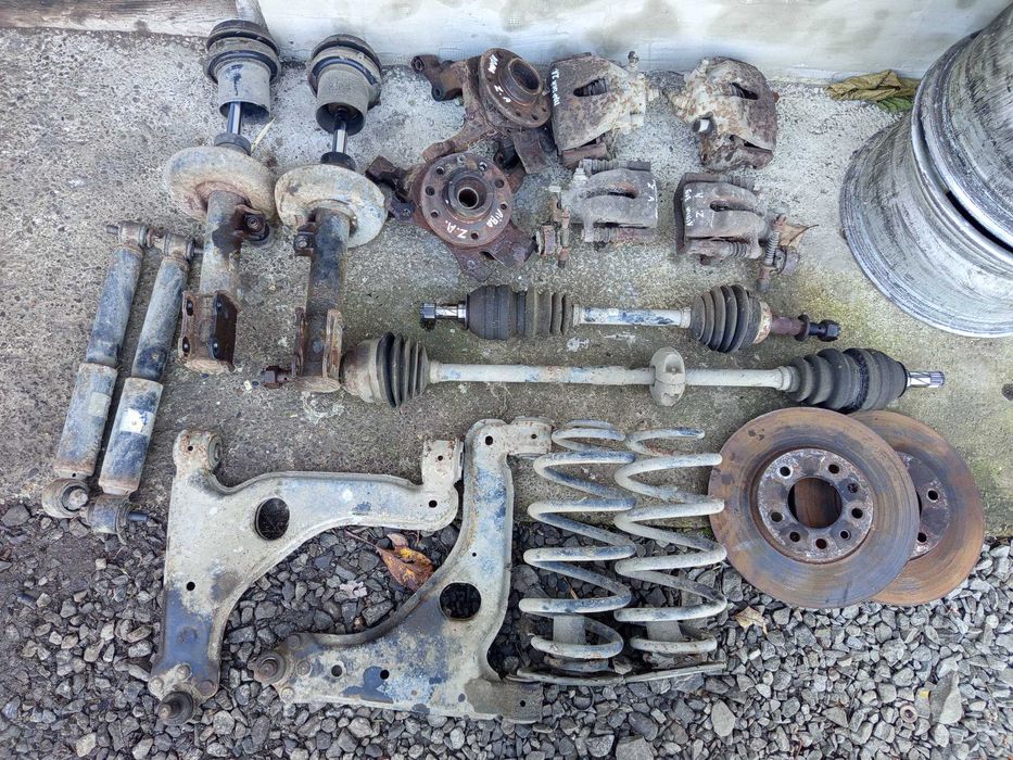 Стойки/цапфа/супорт/піввісь/ Opel Zafira A