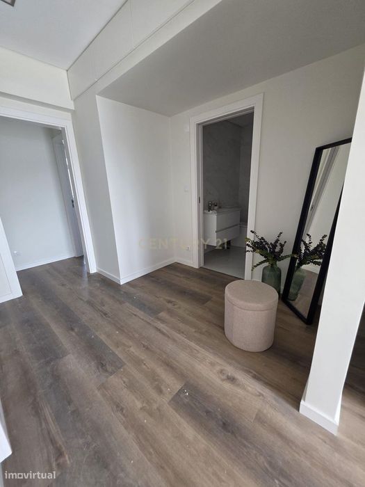 Brand-new T3 Apartment in Benfica | Open Balcony | Master Suite | 2 Elevators