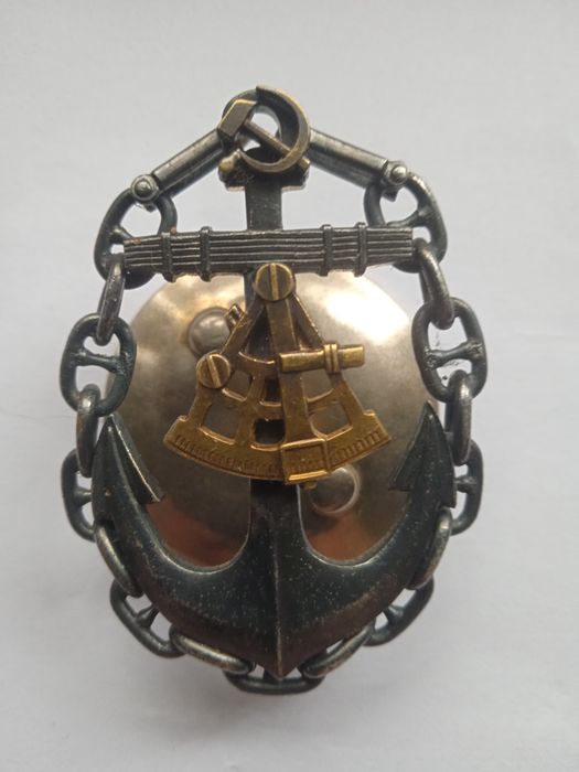 Знак Капитан дальнего плавания