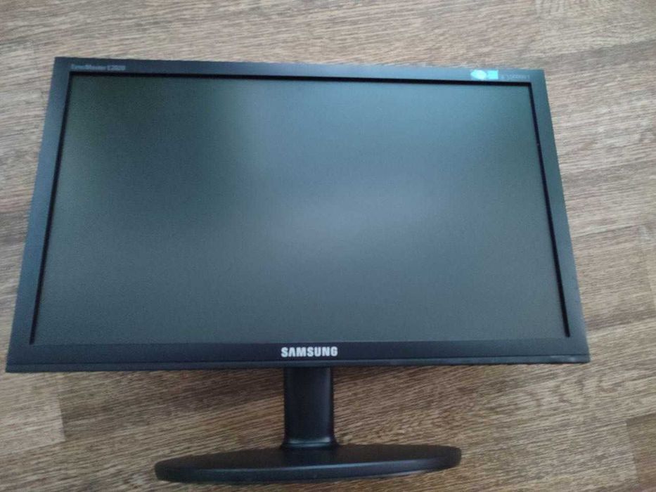 Монитор 20" Samsung E2020N (LS20CLYSB)