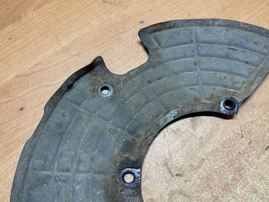 Mercedes ML163 передній захист гальмівного, тормозного диска Мерседес.
