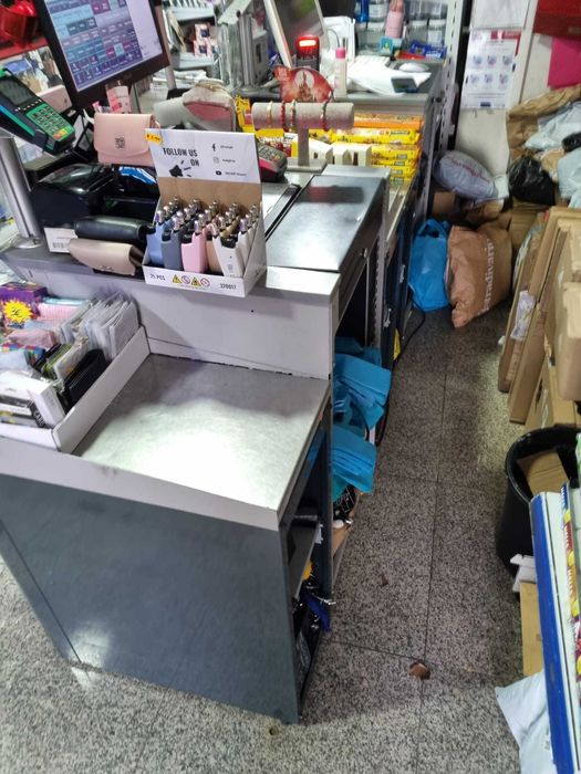 balcão caixa de saida checkout com gaveta