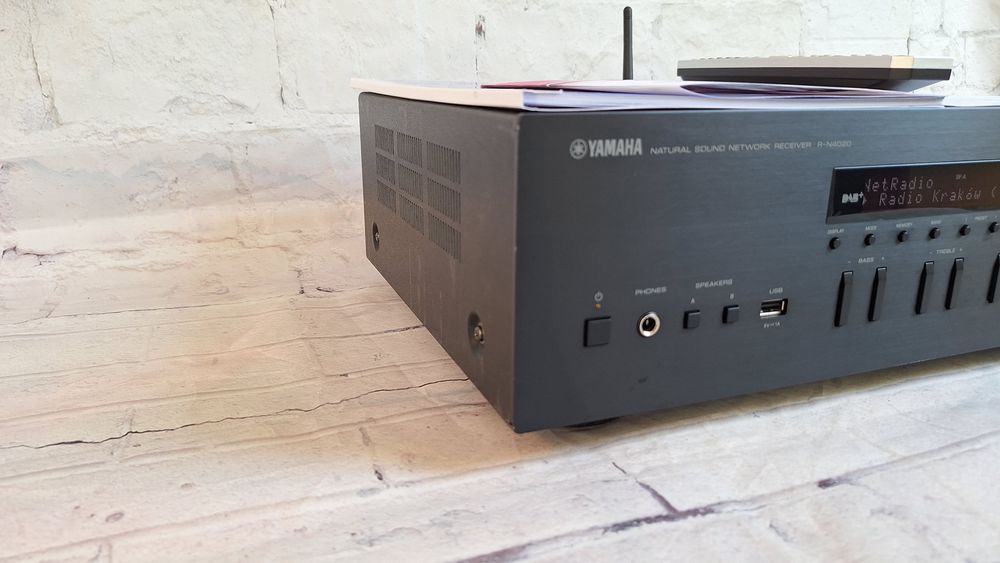 Yamaha R-N402D Amplituner Stereo 2x140W