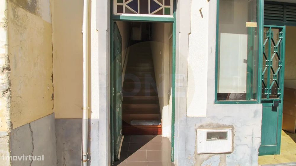 Prédio para Comércio e Habitação no Centro de Machico