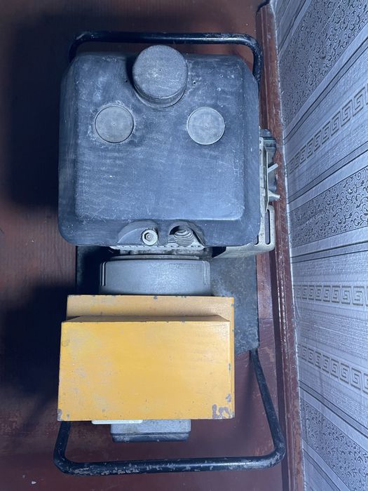 Генератор 3 кВт  Італія .