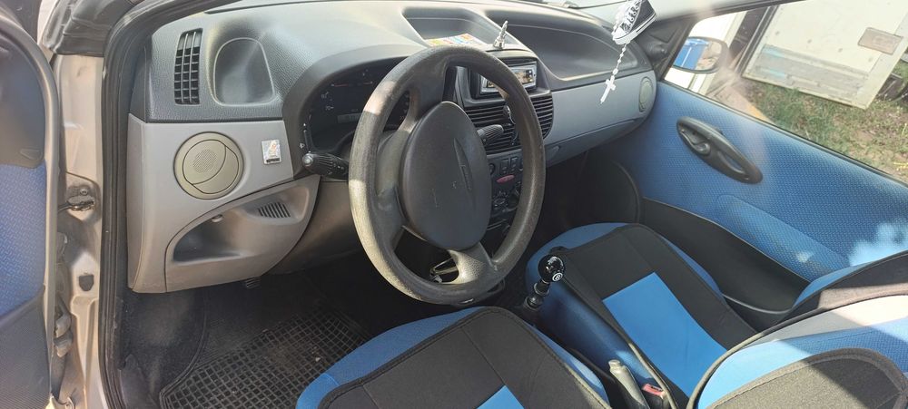 Fiat Punto — fotografia 9