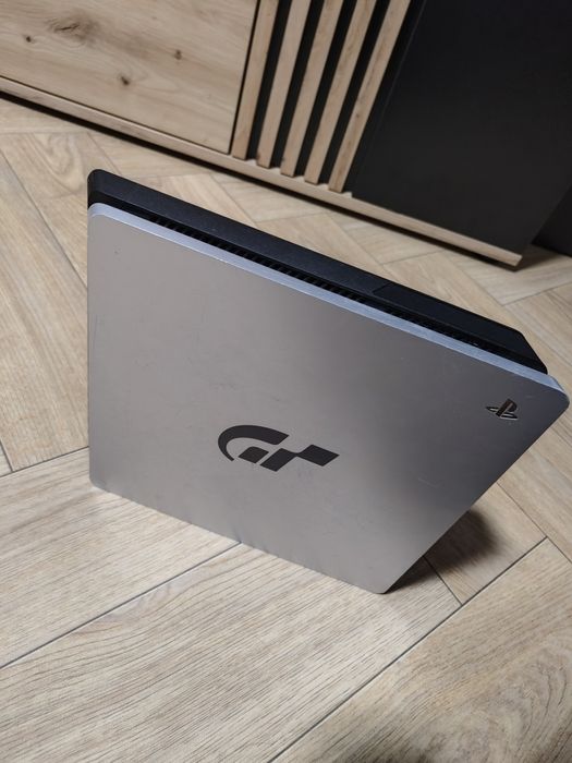 Ps4 slim granturismo limited edition