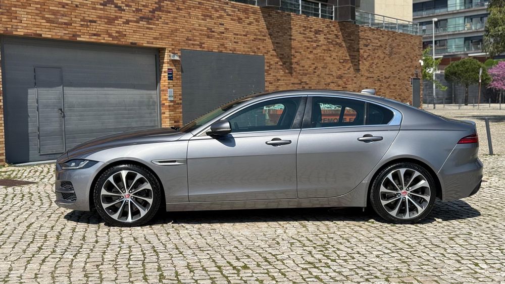 Jaguar XE 2.0 D R-Dynamic S