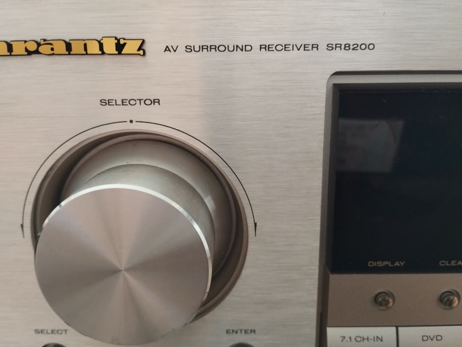 Amplituner marantz