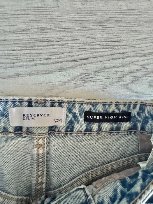 Damskie dżinsy Reserved