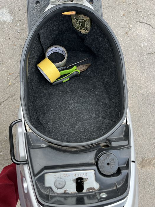 Продам скутер Suzuki Adress v100