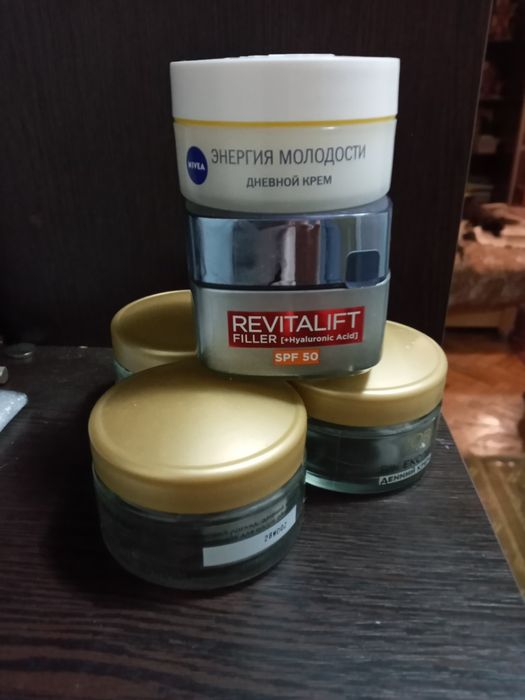 Баночки з під кремів