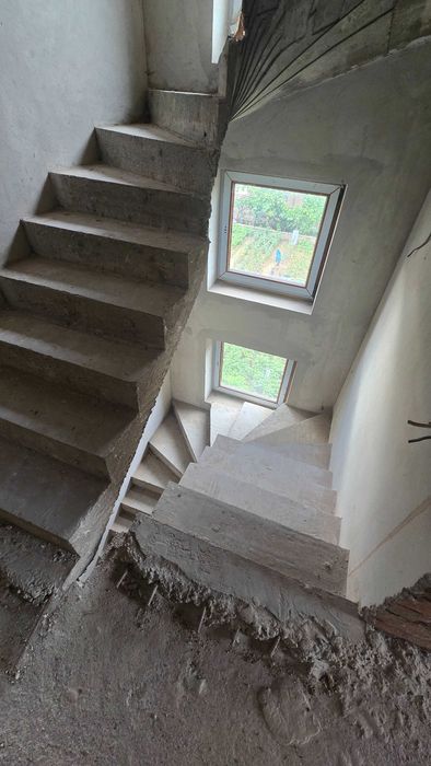 Продається добротний будинок у популярній серед покупців  локації